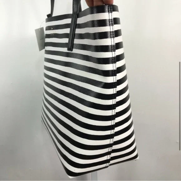 Kate Spade Black and White Stripes Reversible Tote Bag with Wallet Brand New - Picture 3 of 9
